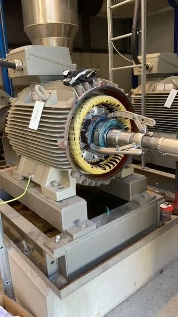 Motorreparation i verkstad